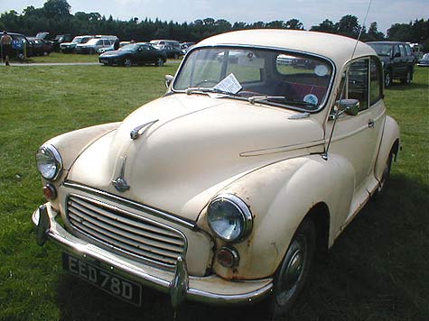 Morris Minor 1000 saloon restoration project